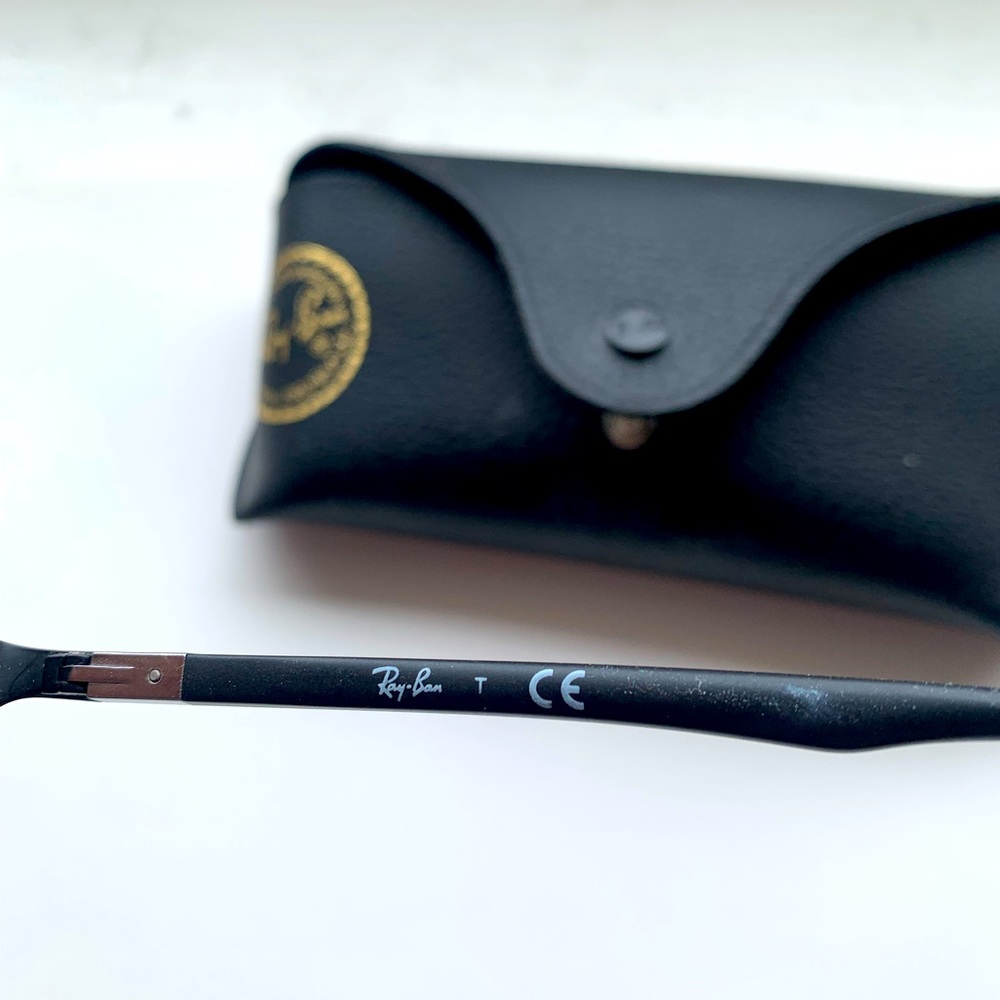 Ray Ban eye glasses with case - Picture 2 of 4